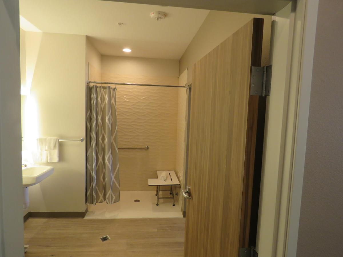 Wyndham Garden College Station Hotell Exteriör bild
